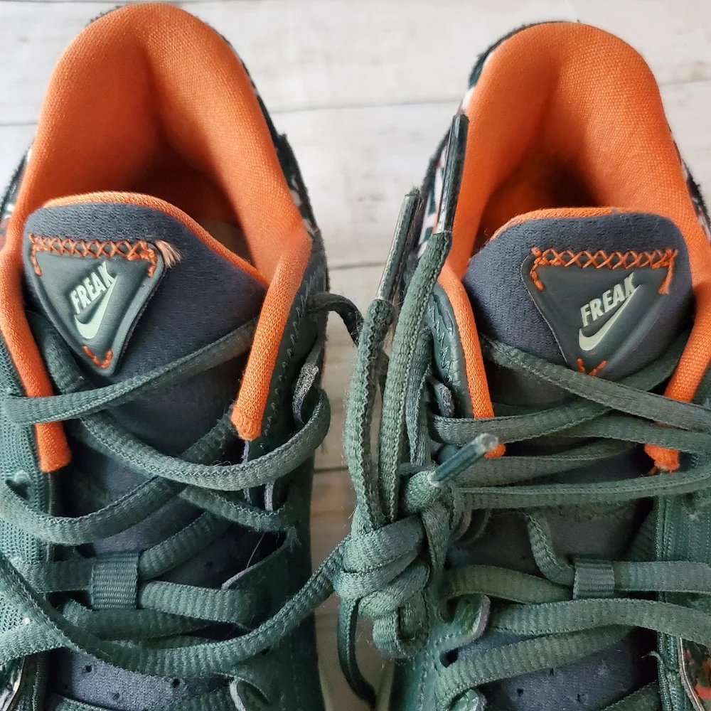 Nike zoom‎ freak 2 vintage green pistachio frost and orange sneakers